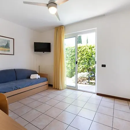 Garda 4 Apartment *